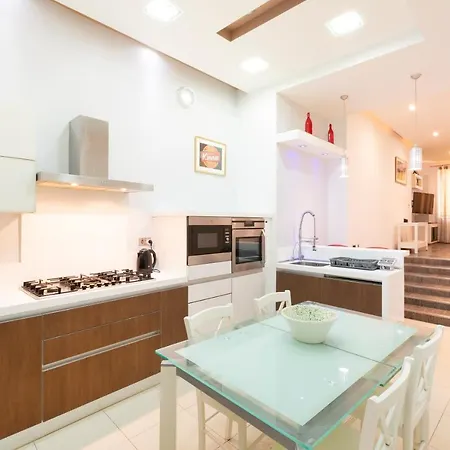 Dc36 -spacious&stylish 3 Bedroom Flat. Prime Zone Apartment