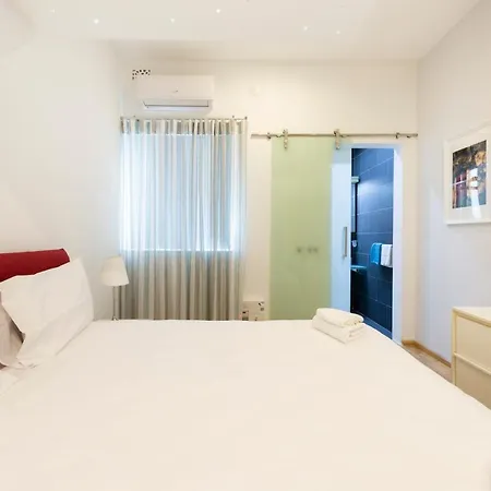 Dc36 -spacious&stylish 3 Bedroom Flat. Prime Zone