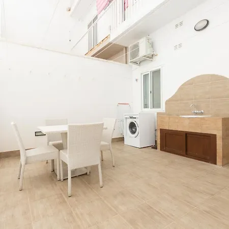 Dc36 -spacious&stylish 3 Bedroom Flat. Prime Zone Apartment